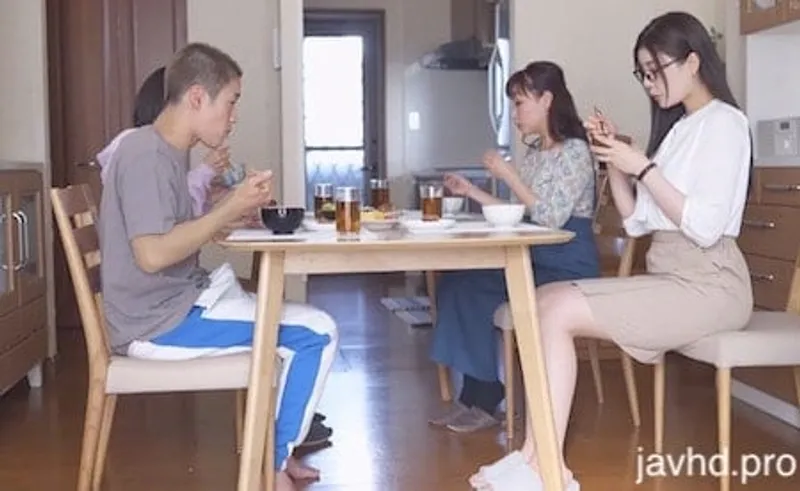 [start-094][vietsub] bạn gái của anh trai tương lai đã cuốn hút tôi rei kamiki